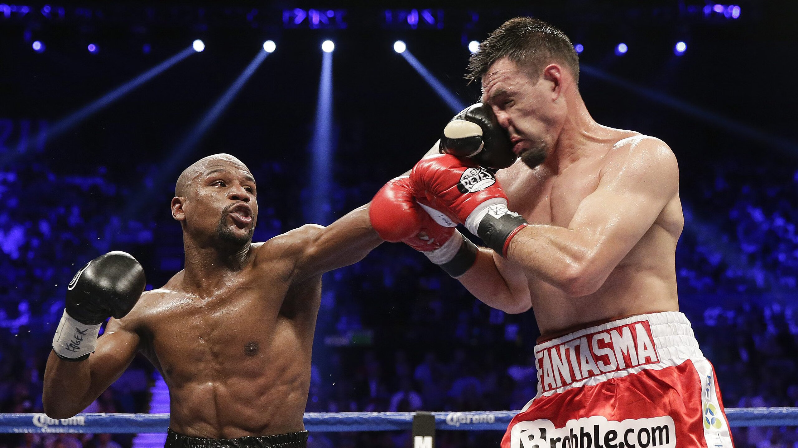 姆巴佩重要时刻最后时刻胜出，澳大利亚队带队取胜！观众掌声雷动